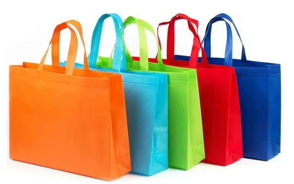 Diferencias Clave: Bolsas TNT vs Bolsas Plásticas